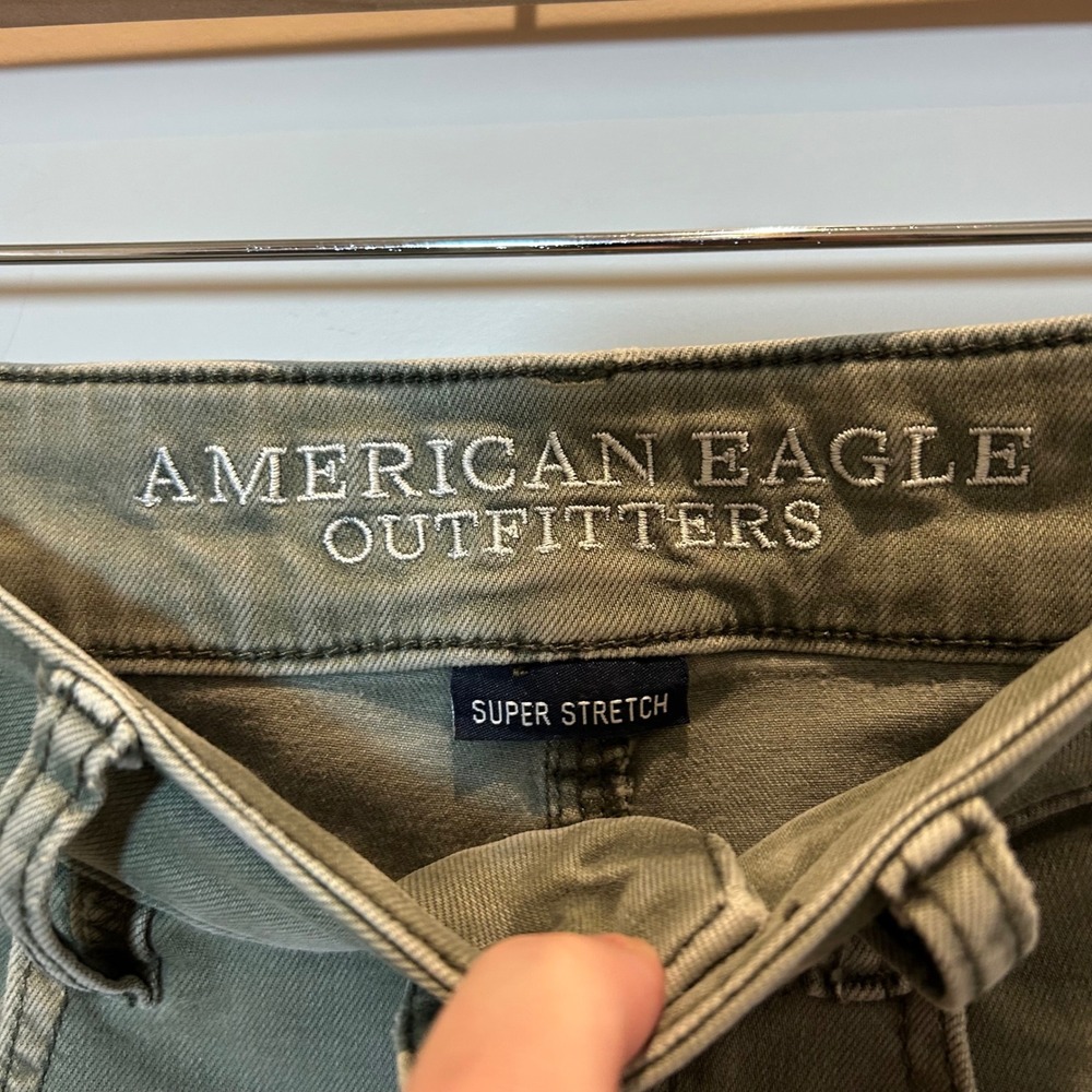 American Eagle Outfitters Women Green Super Stretch Denim Shorts Size 2 - Picture 2 of 9
